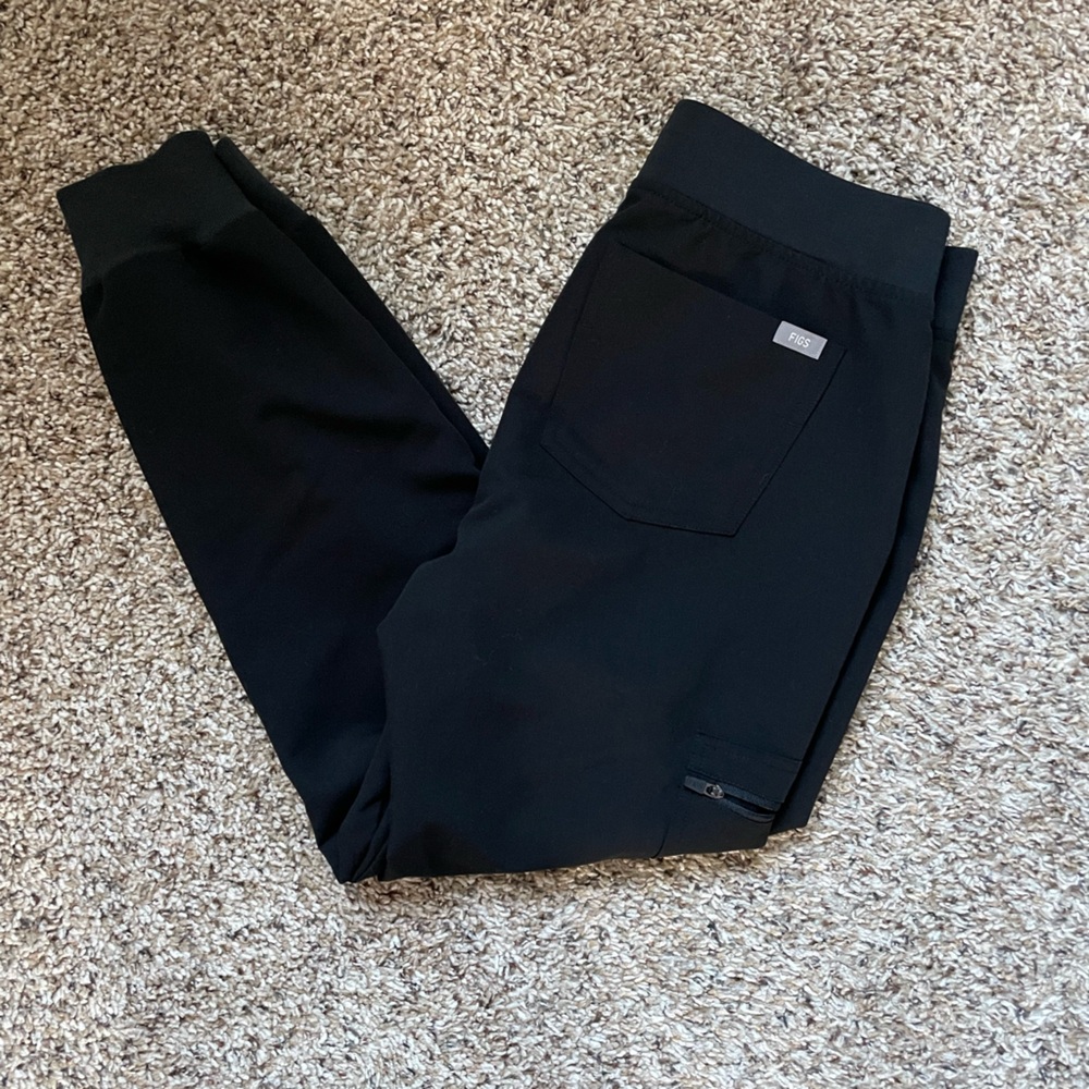 FIGS Zamora joggers